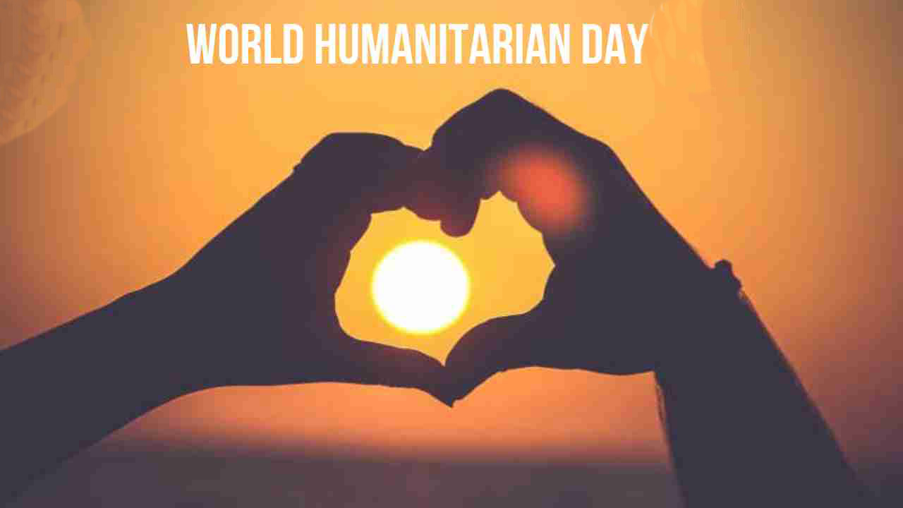 Stay With Your Family Best Pic For Wishing Happy World Humanitarian Day