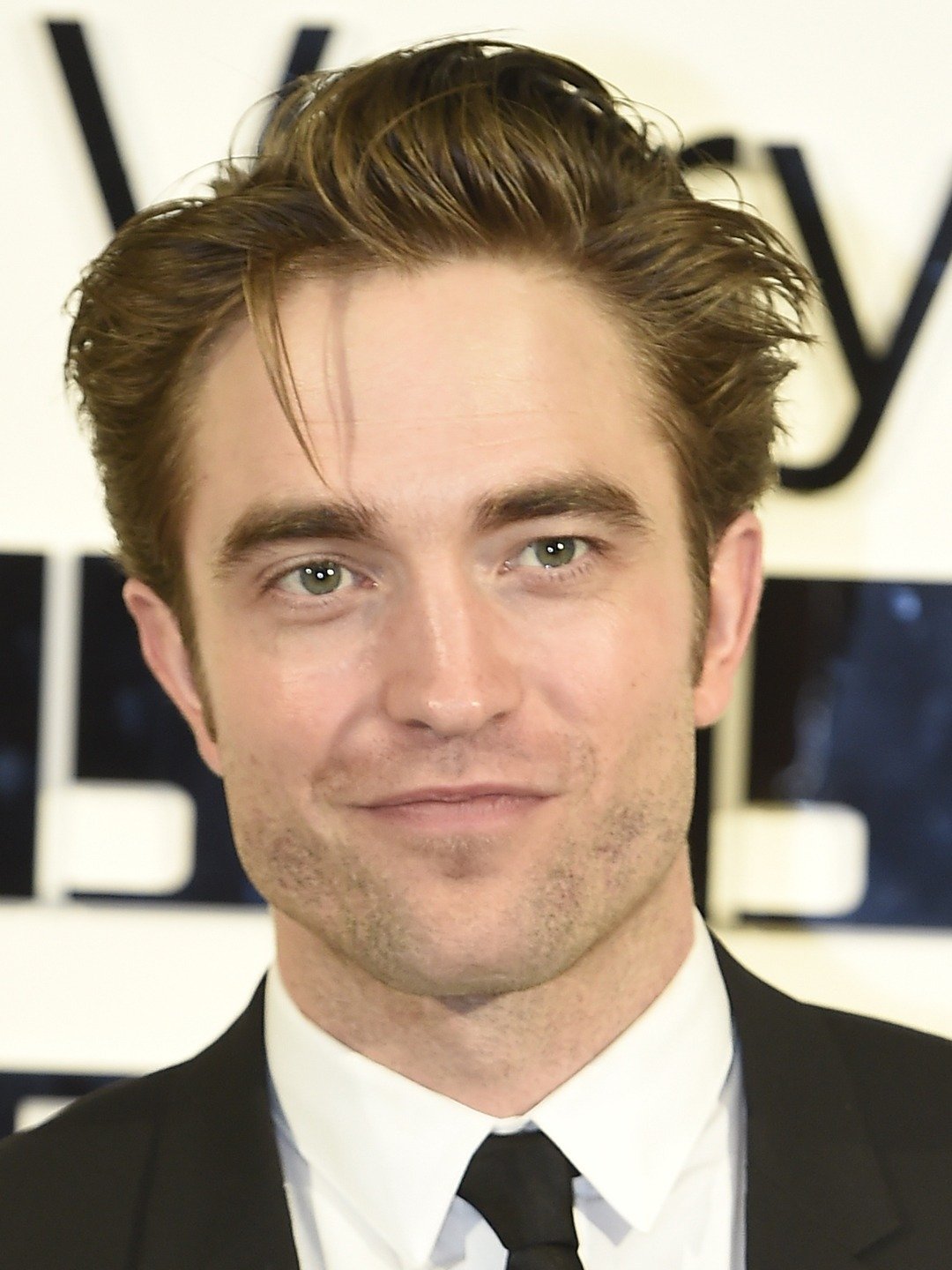 Famous Series Twilight Actor Robert Pattinson