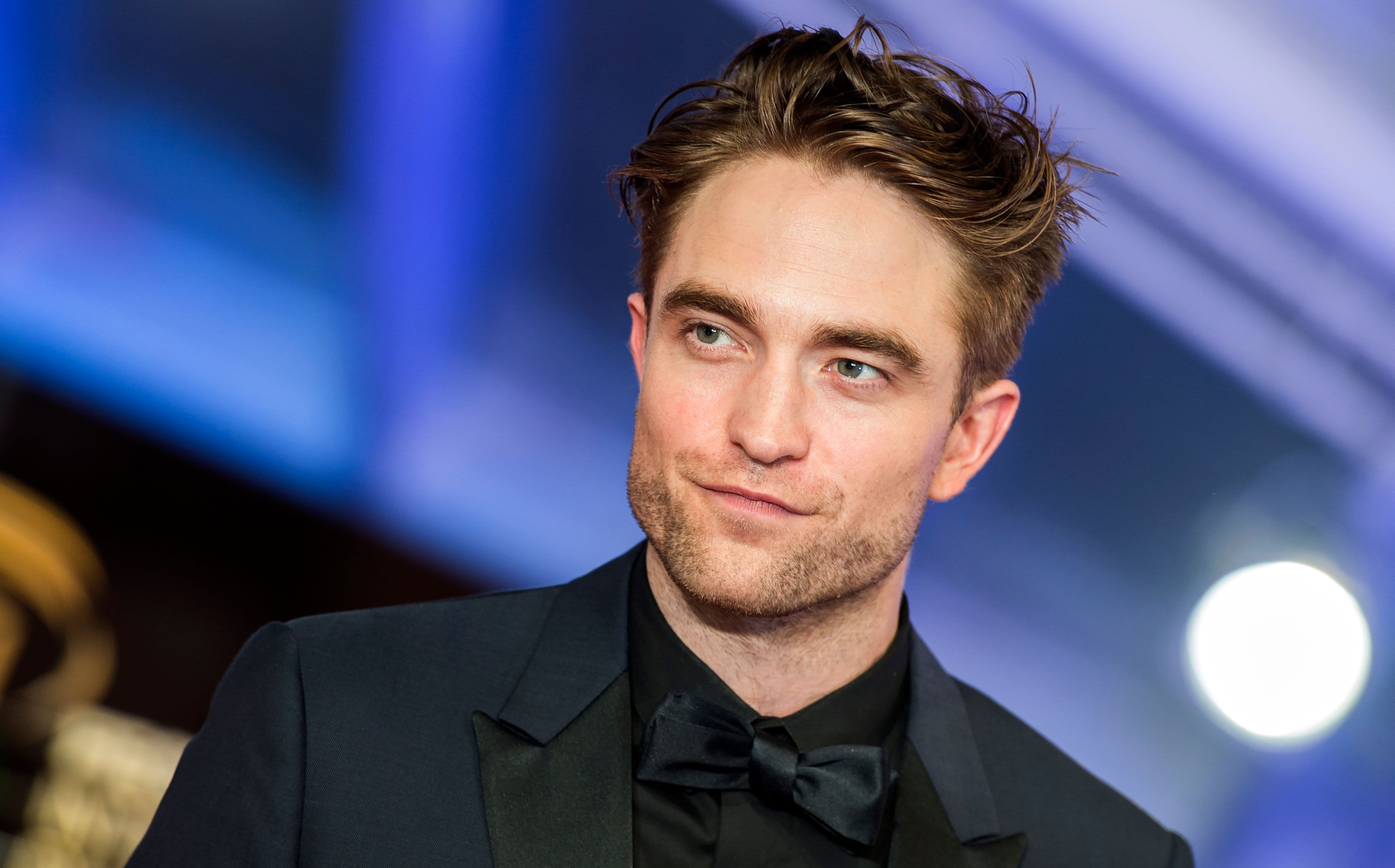 Famous Series Twilight Actor Robert Pattinson